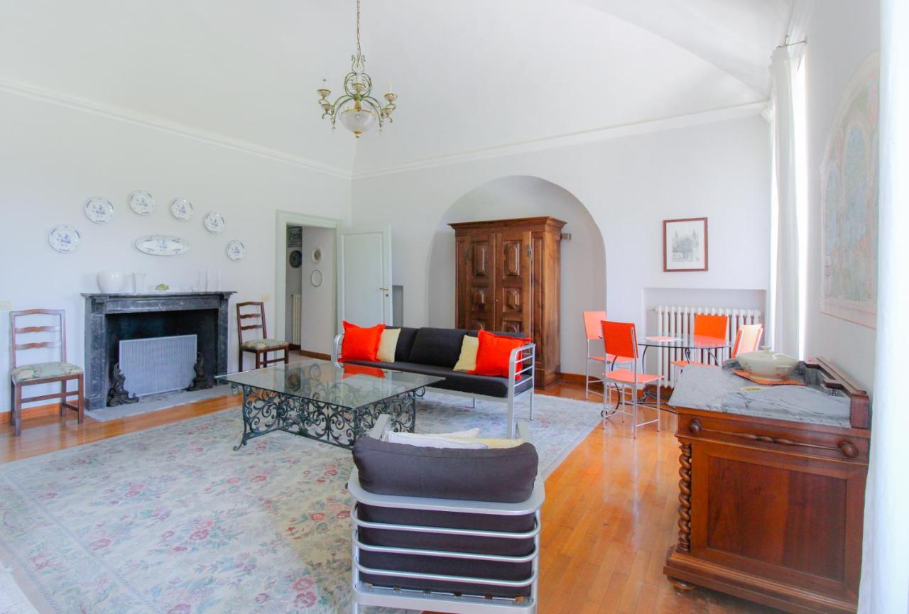 Bel Faggio Rosso Apartment Menaggio Luaran gambar
