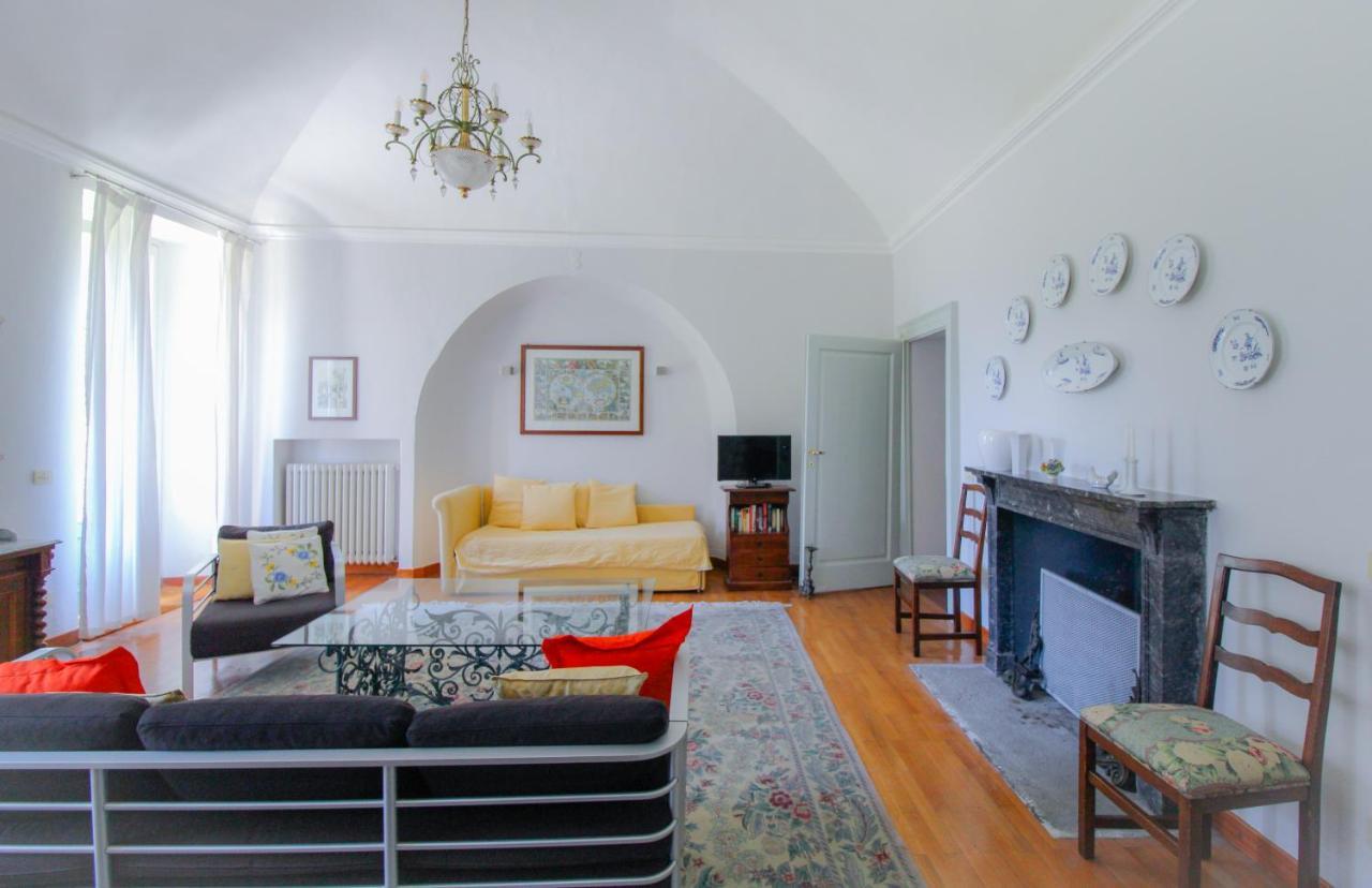 Bel Faggio Rosso Apartment Menaggio Luaran gambar